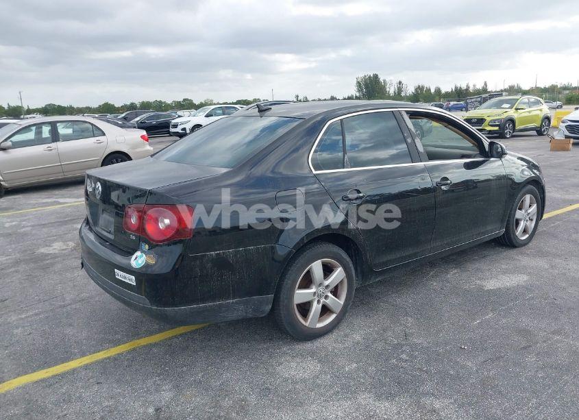 Photo 4 of 2008 Volkswagen Jetta SE/SEL (VIN 3VWRZ71K68M077189)