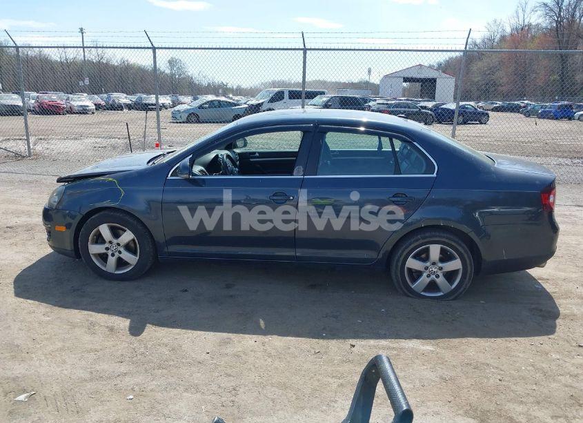 Photo 14 of 2009 Volkswagen Jetta SE/SEL (VIN 3VWRZ71K69M024624)