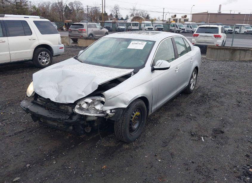 Photo 2 of 2008 Volkswagen Jetta SE/SEL (VIN 3VWRZ71K88M042850)