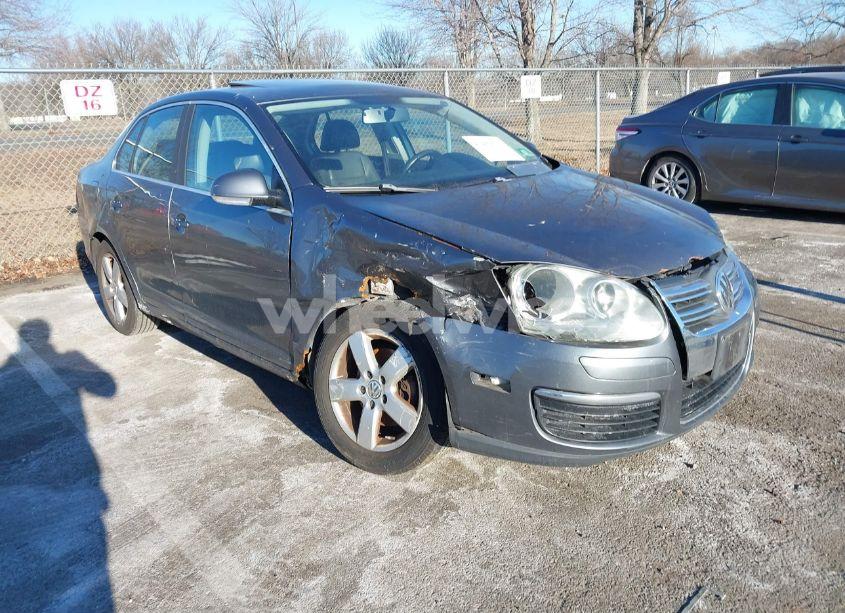2008 Volkswagen Jetta SE/SEL (VIN 3VWRZ71K98M081253) main photo