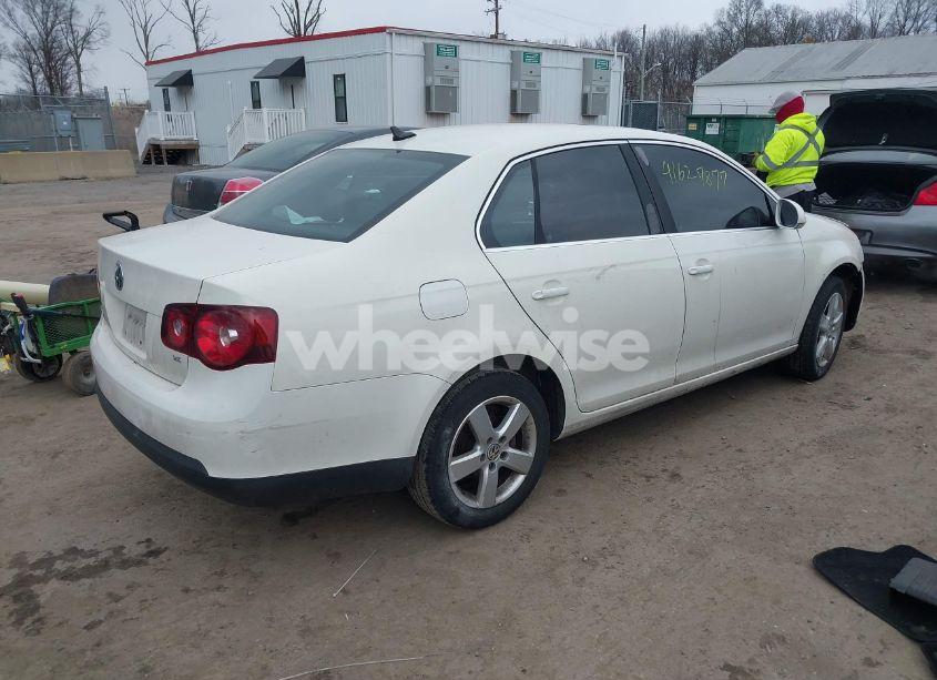 Photo 4 of 2008 Volkswagen Jetta SE/SEL (VIN 3VWRZ71K98M095346)