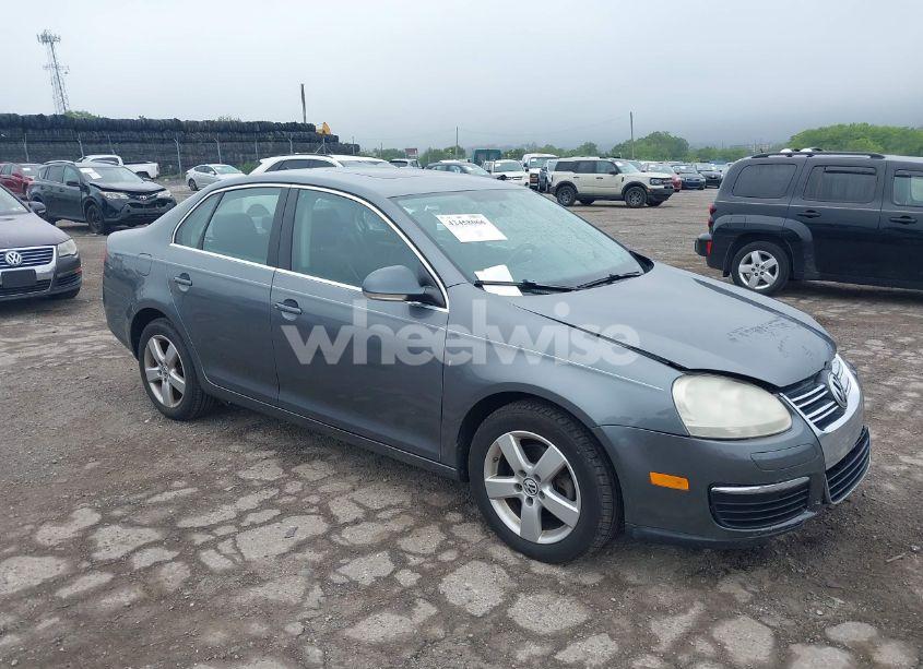 2009 Volkswagen Jetta SE (VIN 3VWRZ71K99M121820) main photo