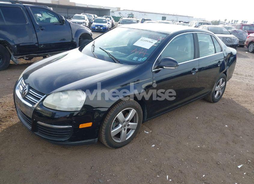 Photo 2 of 2008 Volkswagen Jetta SE (VIN 3VWRZ71KX8M132131)
