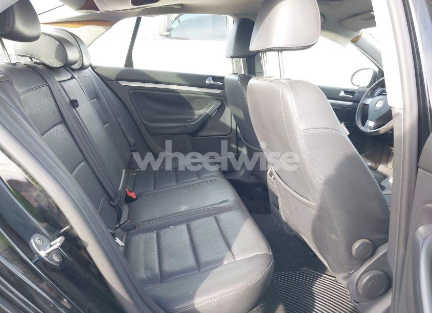 Photo 8 of 2008 Volkswagen Jetta SE (VIN 3VWRZ71KX8M132131)