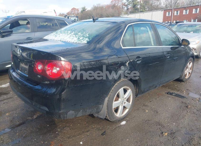 Photo 4 of 2008 Volkswagen Jetta SE (VIN 3VWRZ71KX8M161967)