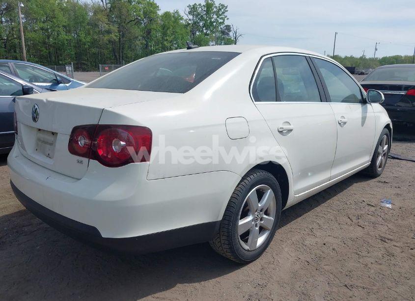 Photo 4 of 2008 Volkswagen Jetta SE/SEL (VIN 3VWRZ71KX8M173889)