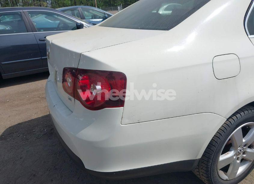 Photo 6 of 2008 Volkswagen Jetta SE/SEL (VIN 3VWRZ71KX8M173889)