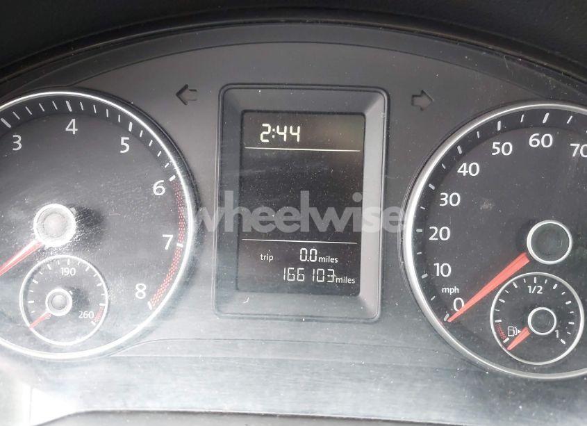 Photo 7 of 2010 Volkswagen Jetta SE (VIN 3VWRZ7AJ1AM015258)