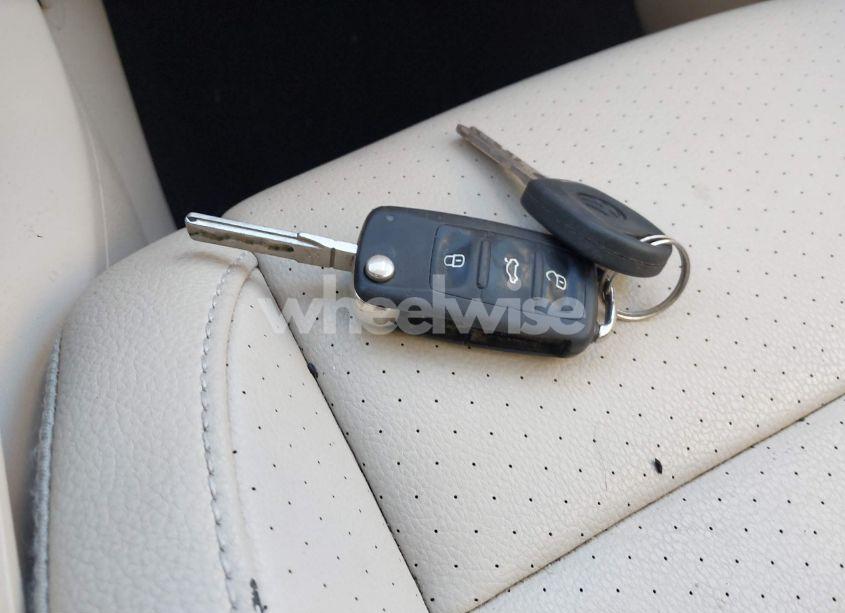 Photo 11 of 2010 Volkswagen Jetta LIMITED EDITION (VIN 3VWRZ7AJ1AM150093)