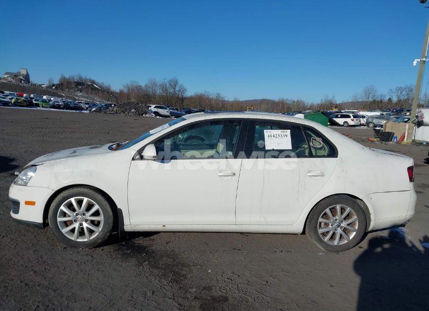 Photo 14 of 2010 Volkswagen Jetta LIMITED EDITION (VIN 3VWRZ7AJ1AM150093)