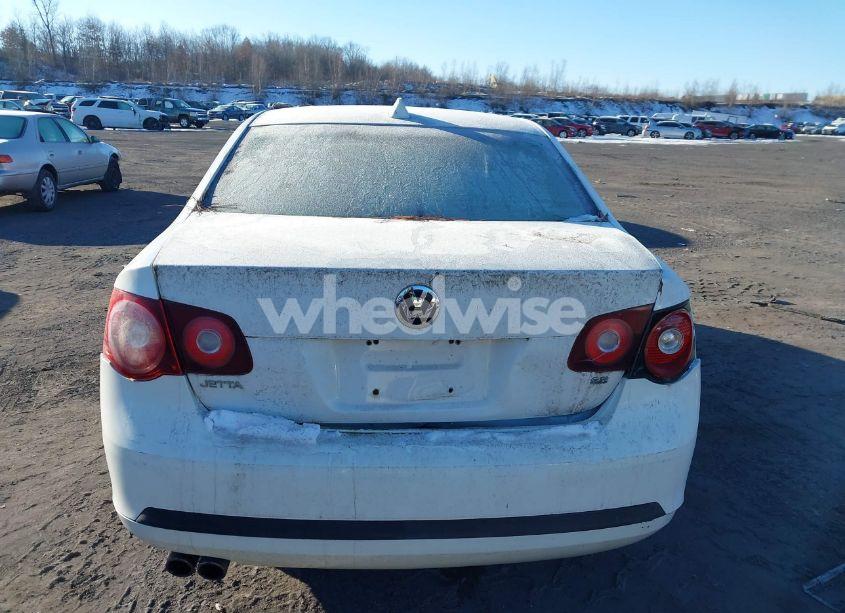 Photo 16 of 2010 Volkswagen Jetta LIMITED EDITION (VIN 3VWRZ7AJ1AM150093)