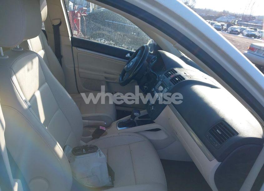 Photo 5 of 2010 Volkswagen Jetta LIMITED EDITION (VIN 3VWRZ7AJ1AM150093)