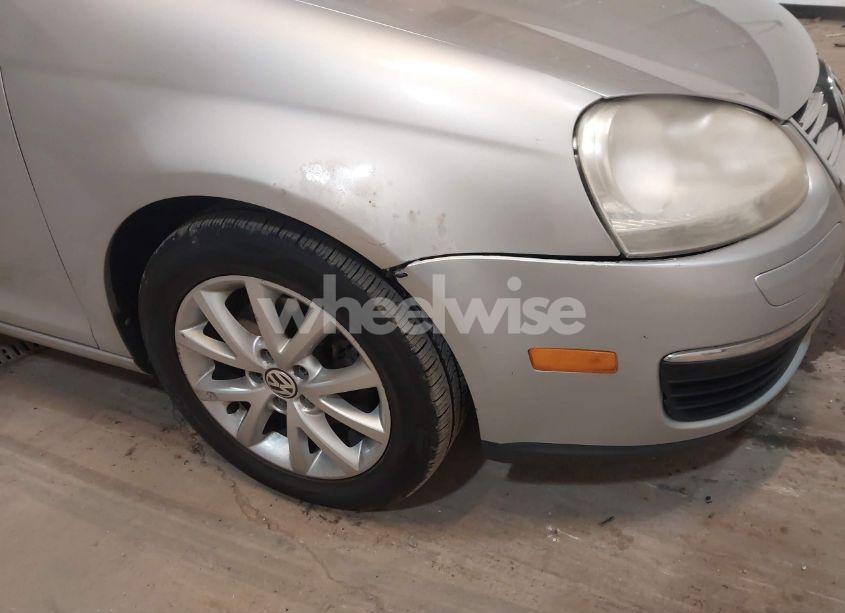 Photo 14 of 2010 Volkswagen Jetta SEDAN (VIN 3VWRZ7AJ2AM014359)