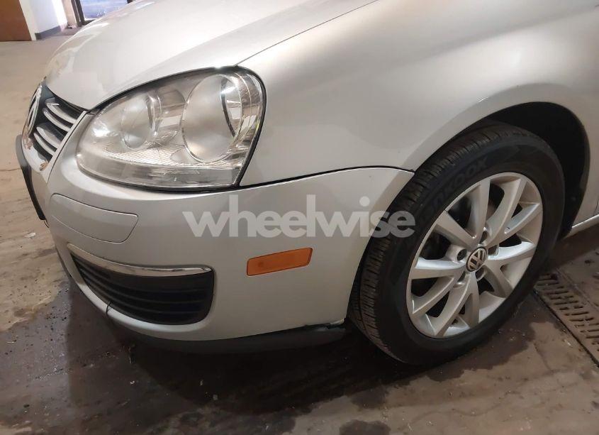 Photo 15 of 2010 Volkswagen Jetta SEDAN (VIN 3VWRZ7AJ2AM014359)