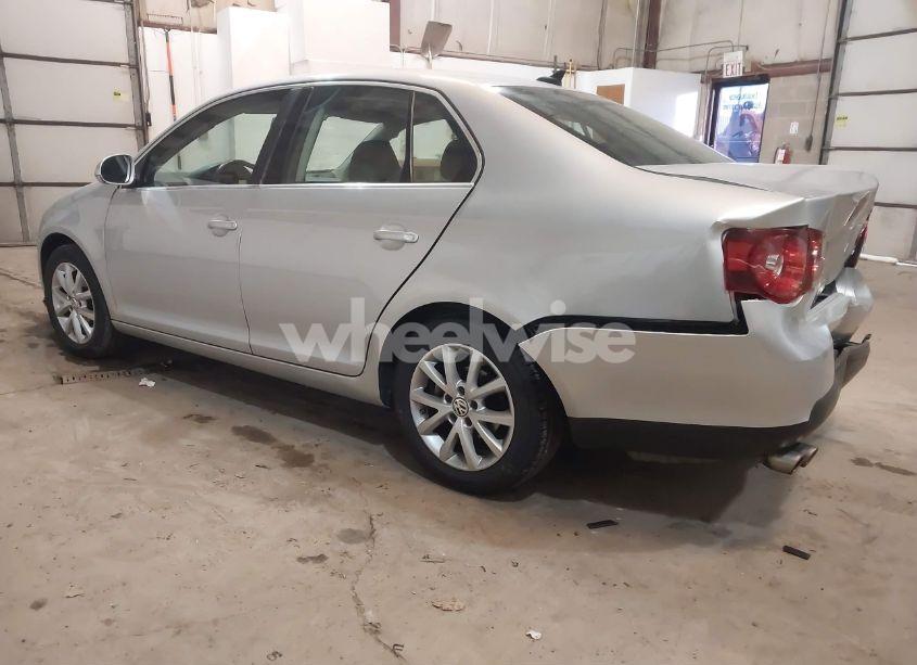 Photo 3 of 2010 Volkswagen Jetta SEDAN (VIN 3VWRZ7AJ2AM014359)