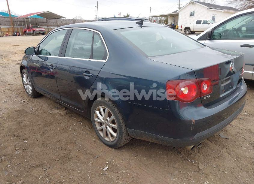 Photo 3 of 2010 Volkswagen Jetta SE (VIN 3VWRZ7AJ3AM064705)