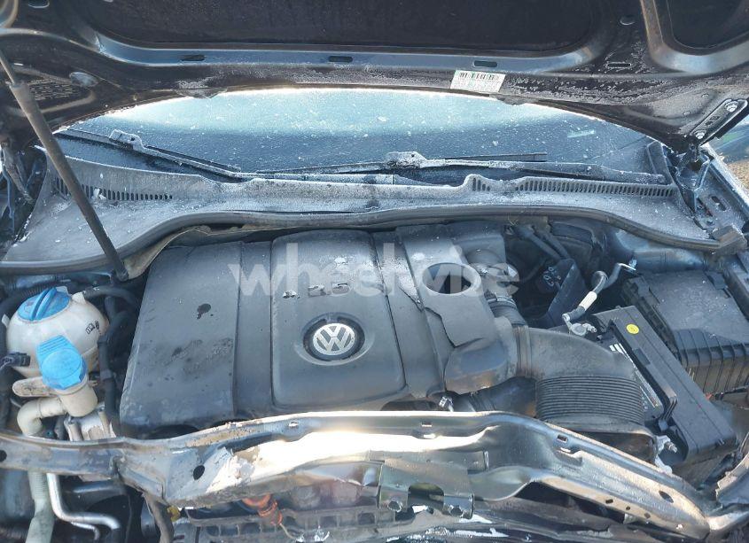 Photo 10 of 2010 Volkswagen Jetta SE (VIN 3VWRZ7AJ4AM044768)