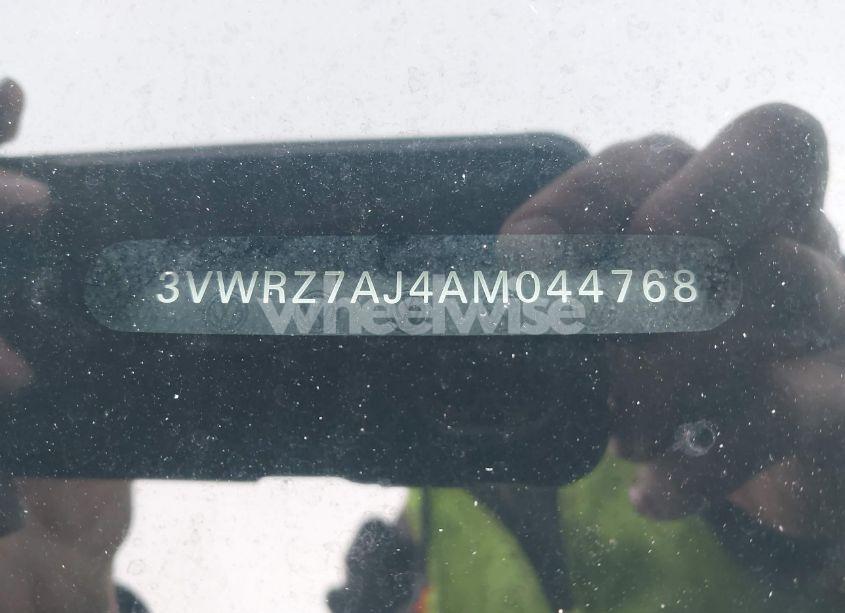 Photo 18 of 2010 Volkswagen Jetta SE (VIN 3VWRZ7AJ4AM044768)