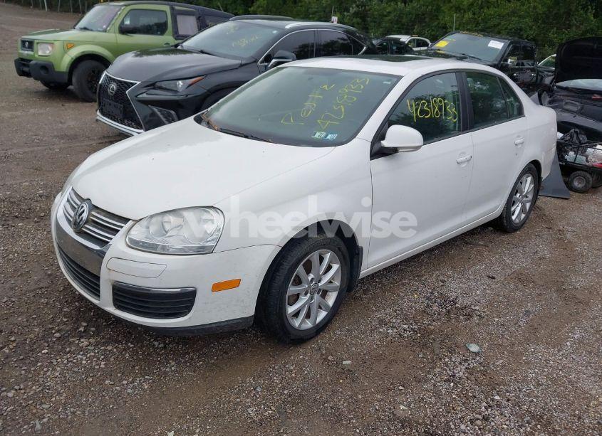 Photo 2 of 2010 Volkswagen Jetta LIMITED EDITION (VIN 3VWRZ7AJ4AM109957)