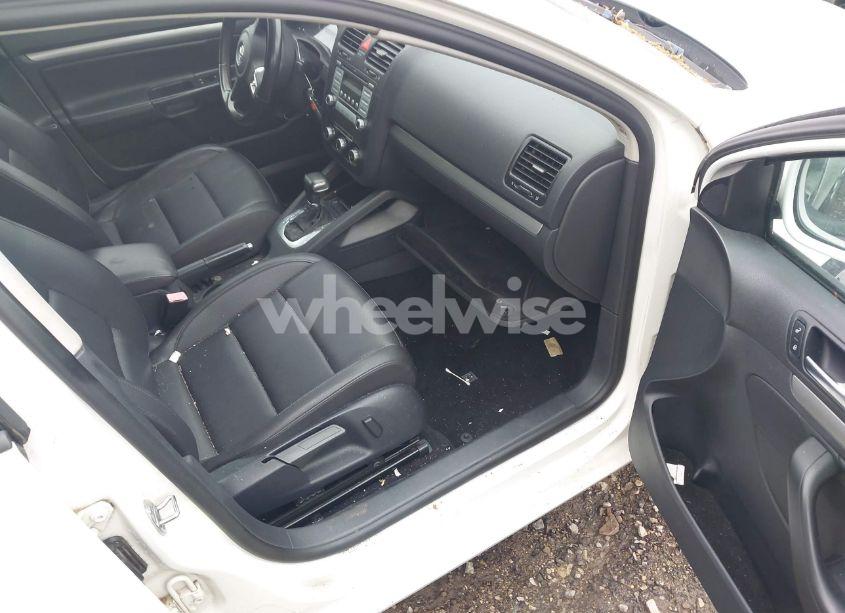 Photo 5 of 2010 Volkswagen Jetta LIMITED EDITION (VIN 3VWRZ7AJ4AM109957)