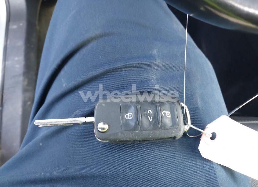 Photo 11 of 2010 Volkswagen Jetta LIMITED EDITION (VIN 3VWRZ7AJ4AM164893)