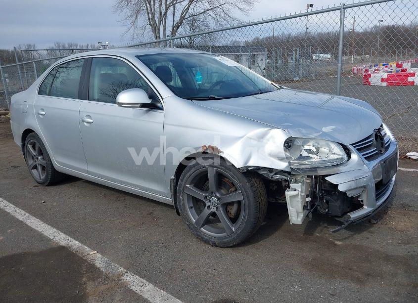 2010 Volkswagen Jetta SE (VIN 3VWRZ7AJ5AM044861) main photo