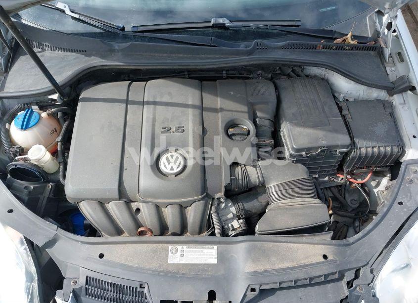 Photo 10 of 2010 Volkswagen Jetta SE (VIN 3VWRZ7AJ5AM044861)