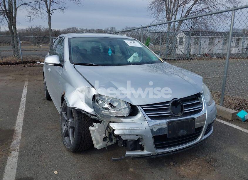 Photo 6 of 2010 Volkswagen Jetta SE (VIN 3VWRZ7AJ5AM044861)