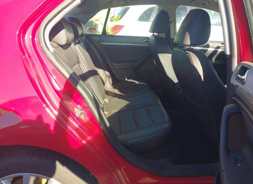 Photo 8 of 2010 Volkswagen Jetta LIMITED EDITION (VIN 3VWRZ7AJ5AM108705)