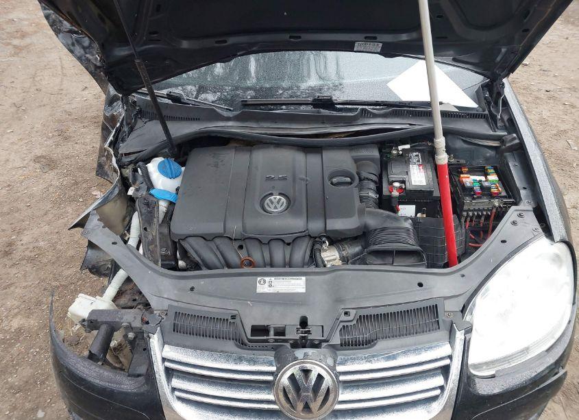 Photo 10 of 2010 Volkswagen Jetta LIMITED EDITION (VIN 3VWRZ7AJ6AM119616)