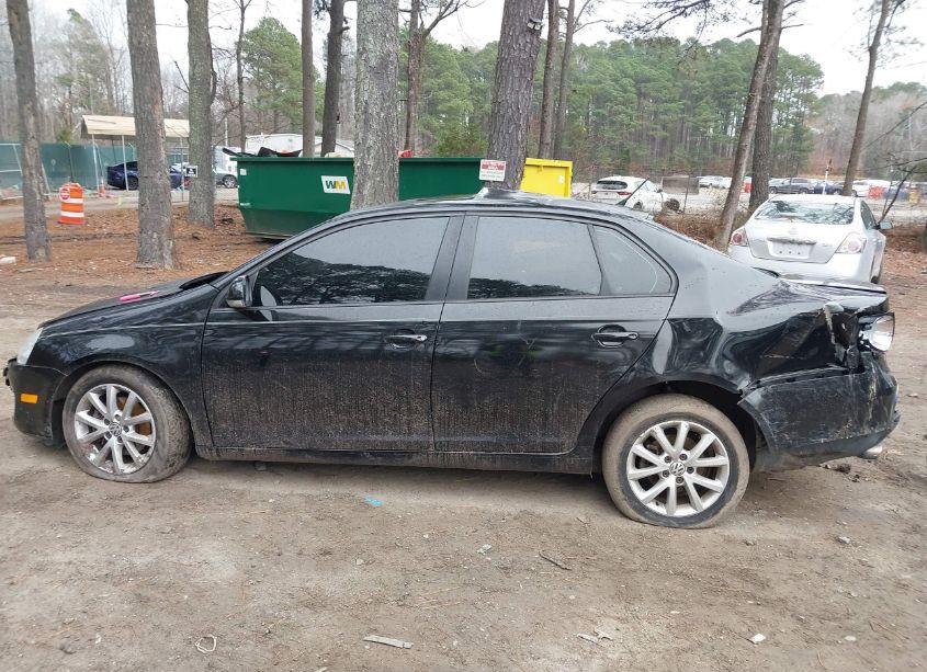 Photo 15 of 2010 Volkswagen Jetta LIMITED EDITION (VIN 3VWRZ7AJ6AM119616)