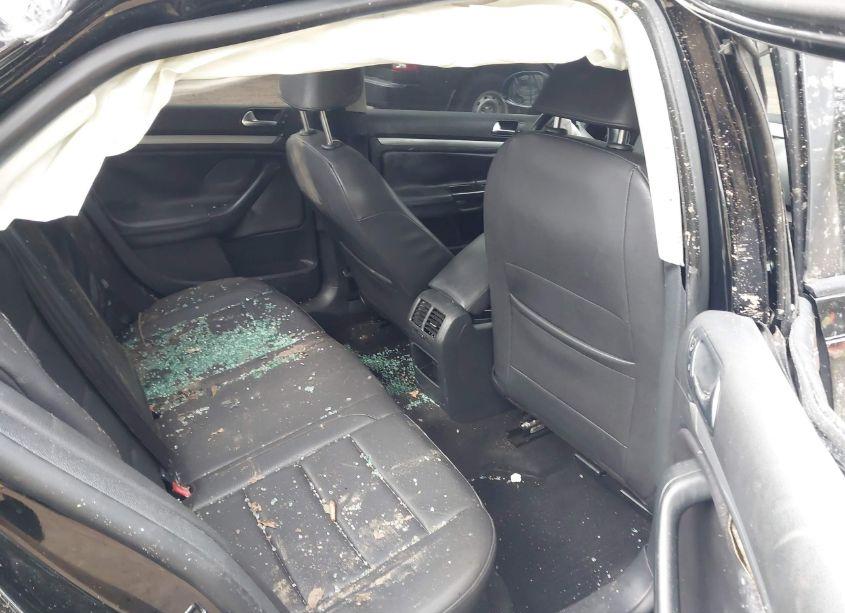 Photo 8 of 2010 Volkswagen Jetta LIMITED EDITION (VIN 3VWRZ7AJ6AM119616)