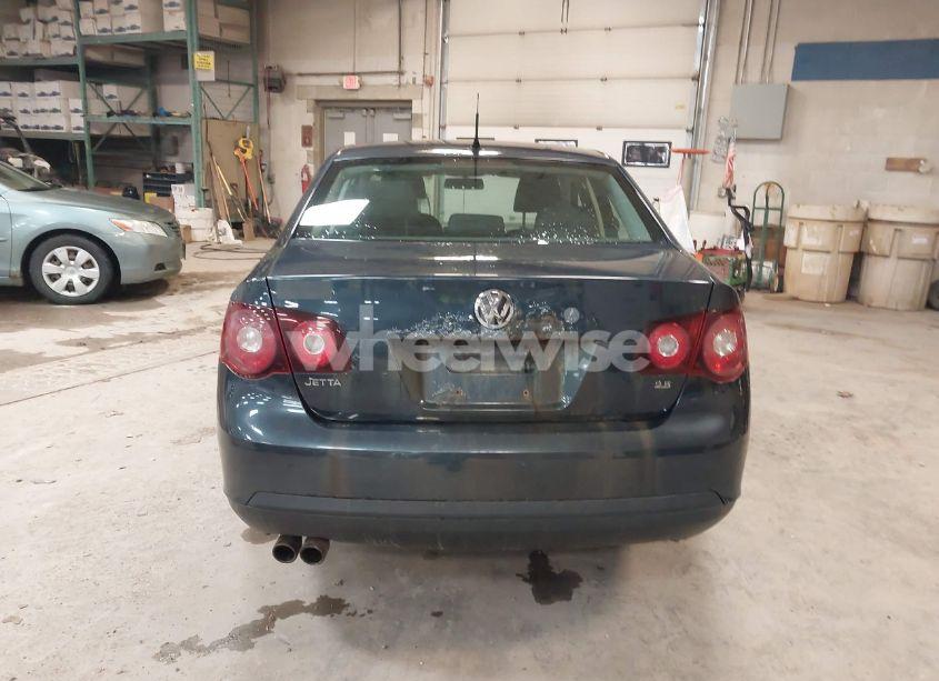 Photo 15 of 2010 Volkswagen Jetta LIMITED EDITION (VIN 3VWRZ7AJ7AM120399)