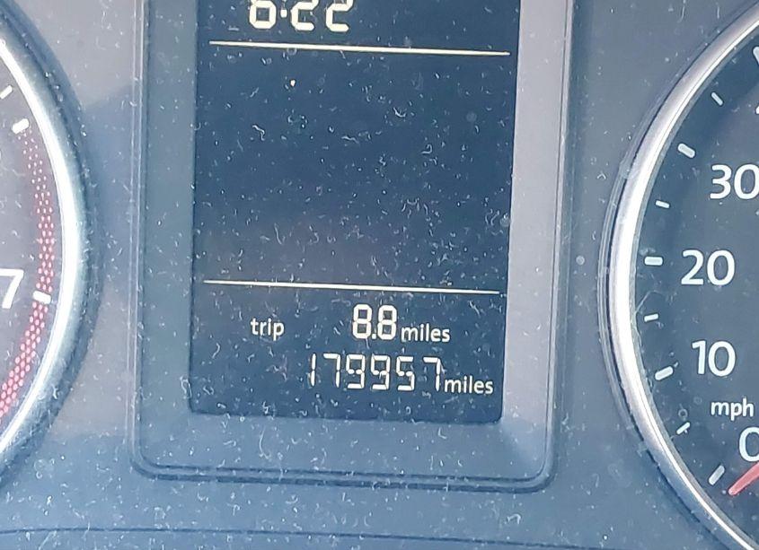 Photo 7 of 2010 Volkswagen Jetta SE (VIN 3VWRZ7AJ8AM025124)