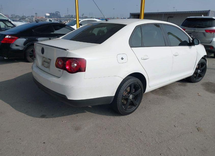 Photo 4 of 2010 Volkswagen Jetta LIMITED EDITION (VIN 3VWRZ7AJ8AM164380)