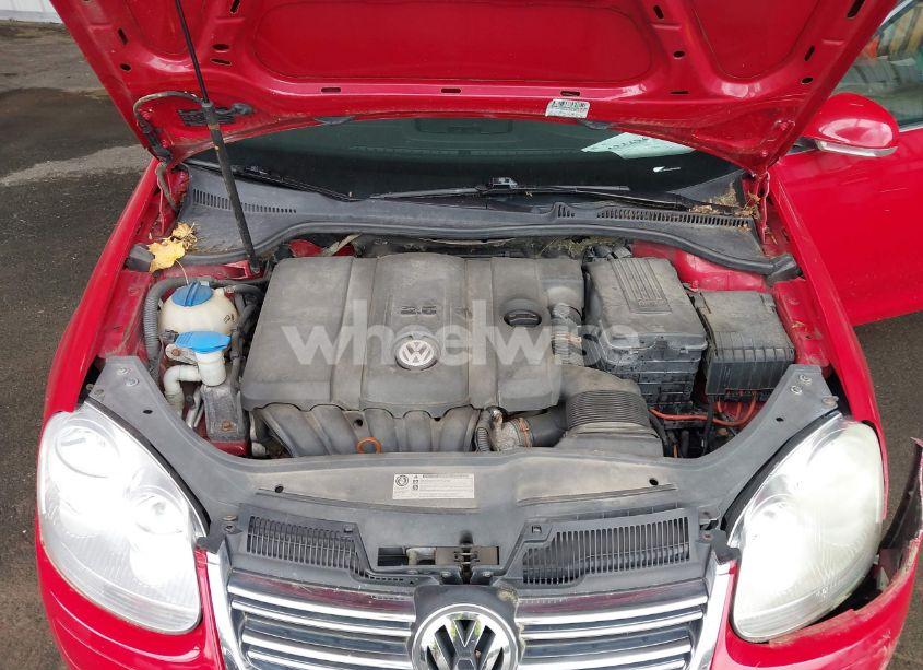 Photo 10 of 2010 Volkswagen Jetta SE (VIN 3VWRZ7AJ9AM035046)