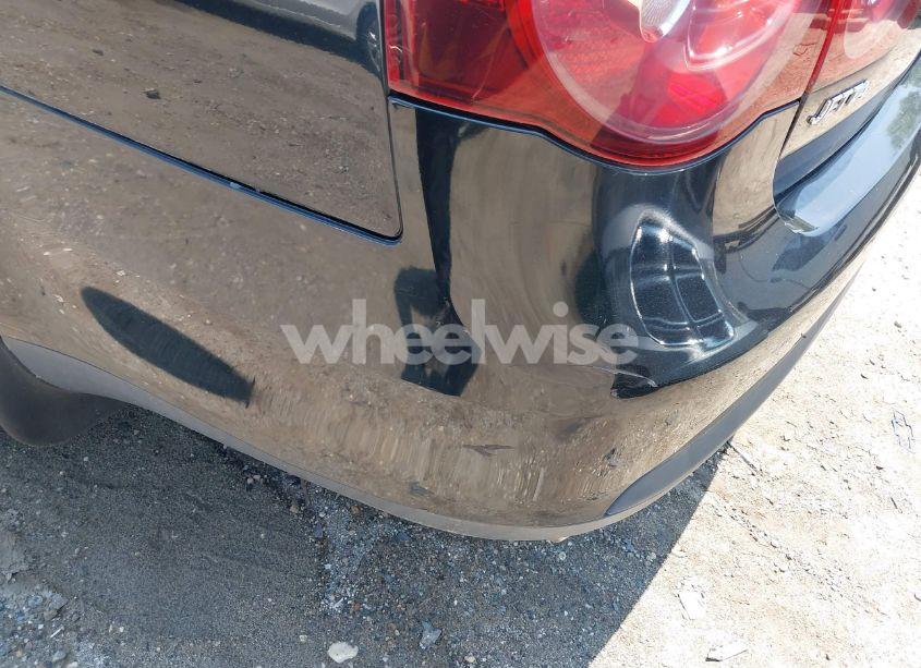 Photo 14 of 2010 Volkswagen Jetta SE (VIN 3VWRZ7AJ9AM042787)