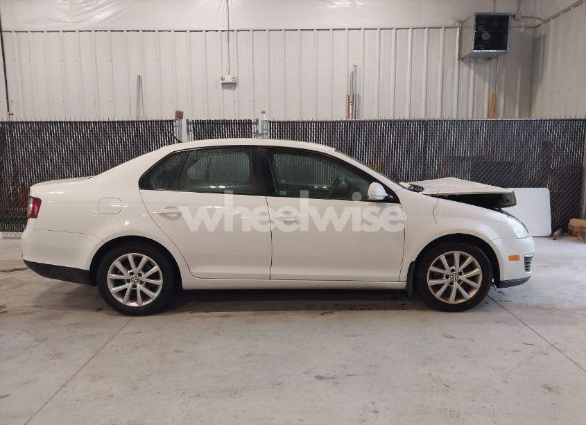 Photo 13 of 2010 Volkswagen Jetta LIMITED EDITION (VIN 3VWRZ7AJ9AM164940)
