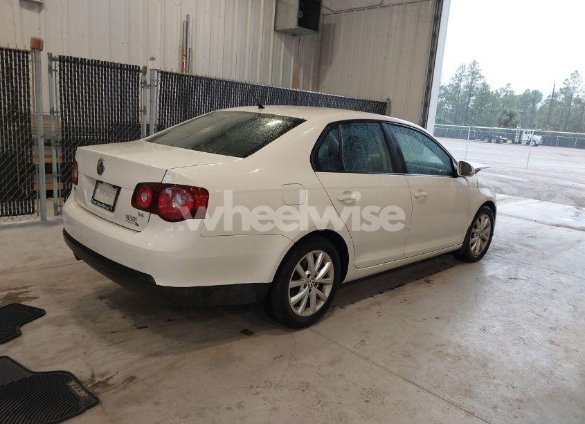 Photo 4 of 2010 Volkswagen Jetta LIMITED EDITION (VIN 3VWRZ7AJ9AM164940)