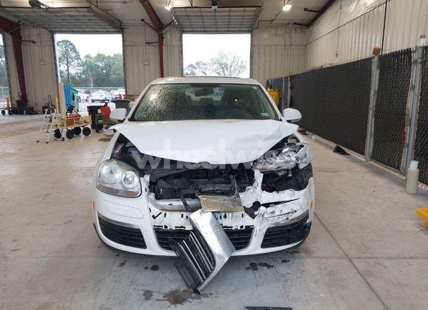 Photo 6 of 2010 Volkswagen Jetta LIMITED EDITION (VIN 3VWRZ7AJ9AM164940)