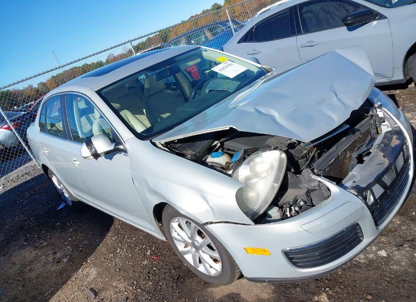 2010 Volkswagen Jetta SE (VIN 3VWRZ7AJXAM024959) main photo