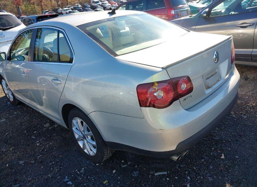 Photo 3 of 2010 Volkswagen Jetta SE (VIN 3VWRZ7AJXAM024959)