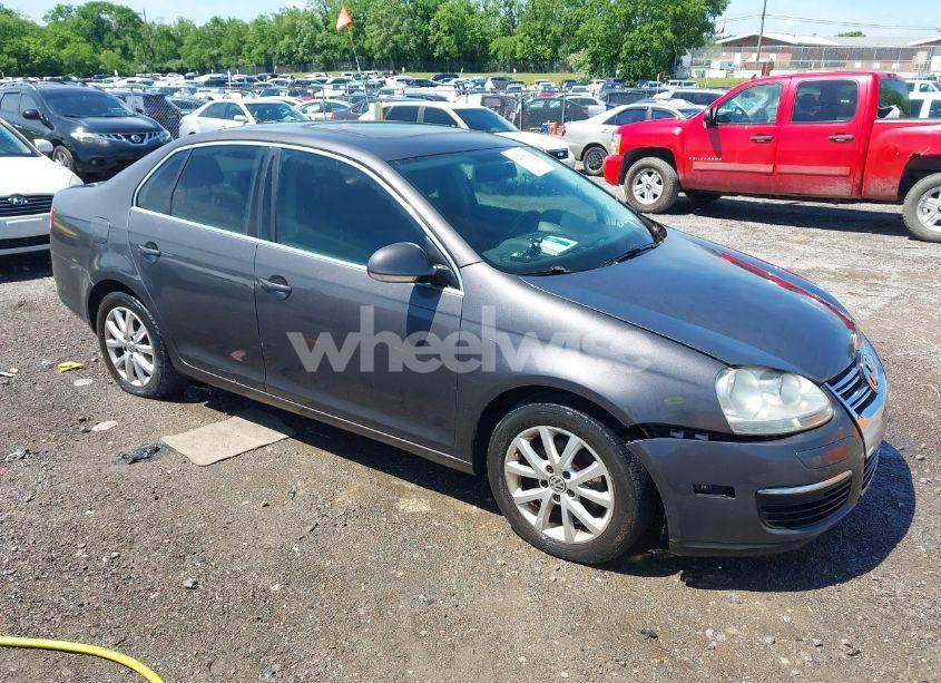 2010 Volkswagen Jetta SE (VIN 3VWRZ7AJXAM066015) main photo