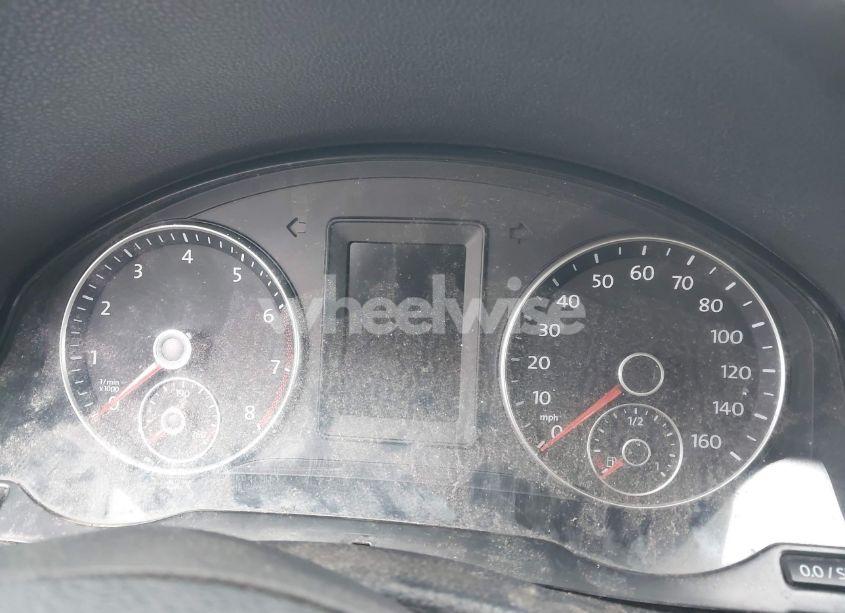 Photo 7 of 2010 Volkswagen Jetta SE (VIN 3VWRZ7AJXAM066015)