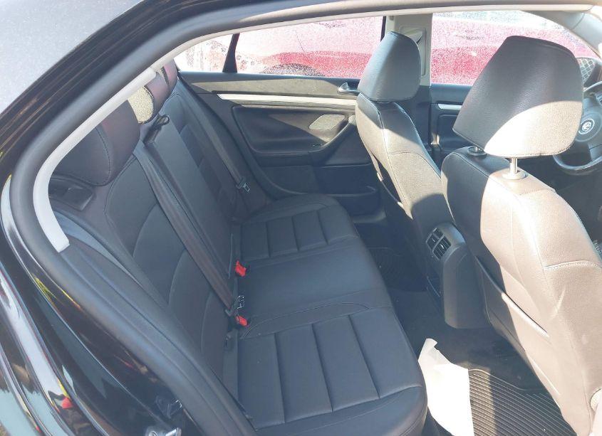 Photo 8 of 2010 Volkswagen Jetta LIMITED EDITION (VIN 3VWRZ7AJXAM163067)