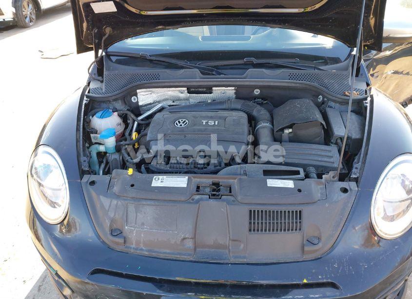 Photo 10 of 2016 Volkswagen Beetle 1.8T DUNE (VIN 3VWS17AT7GM630061)