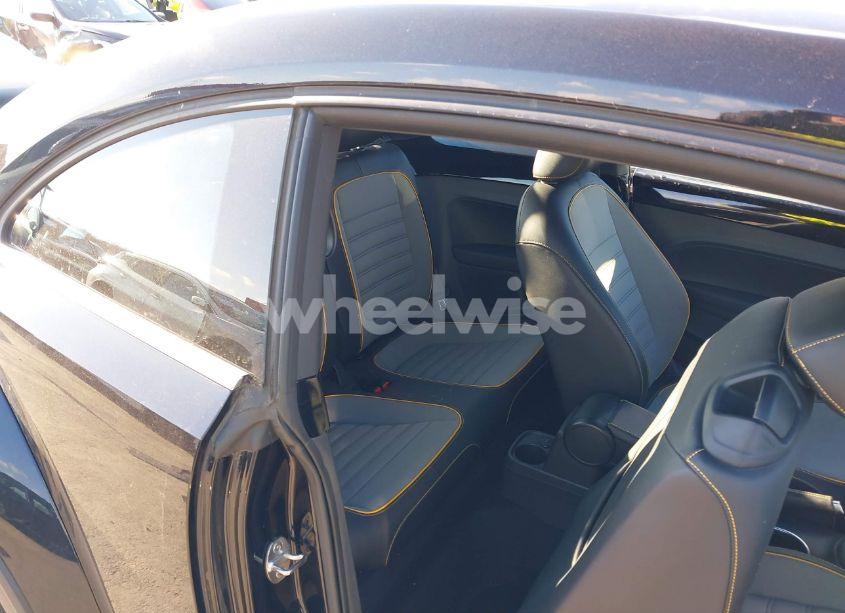 Photo 8 of 2016 Volkswagen Beetle 1.8T DUNE (VIN 3VWS17AT7GM630061)