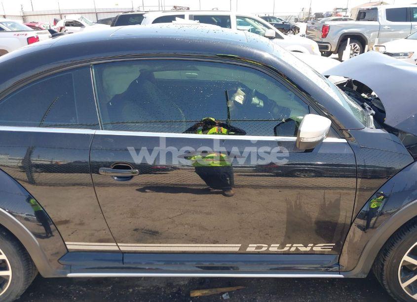 Photo 13 of 2018 Volkswagen Beetle 2.0T DUNE (VIN 3VWSD7AT1JM702354)