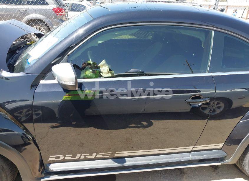 Photo 14 of 2018 Volkswagen Beetle 2.0T DUNE (VIN 3VWSD7AT1JM702354)