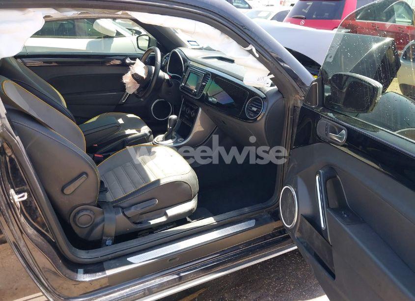 Photo 5 of 2018 Volkswagen Beetle 2.0T DUNE (VIN 3VWSD7AT1JM702354)